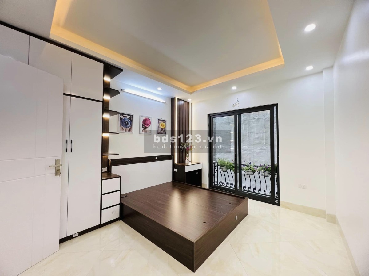 Bán nhà mới xây Hoàng Mai tặng nội thất 5 sao ô tô vào sát nhà giá 3.35 tỷ