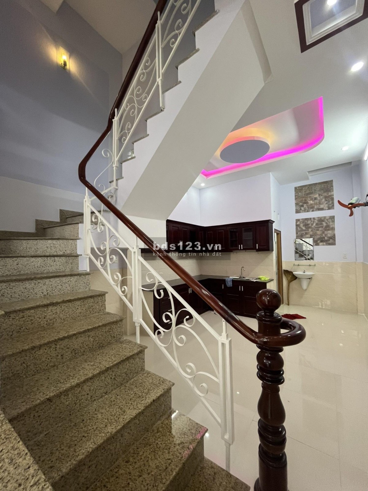 Nhà 4 tầng lung linh đường Lê Văn Quới, Quận Bình Tân, dtsd 56m2, giá 6.45 tỷ