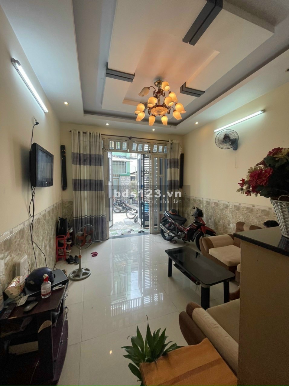 Cần ra gấp căn nhà cạnh công viên Đặng Thuỳ Trâm, giá tốt