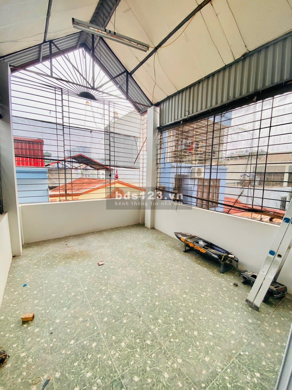 Bán nhà Phú Thượng đón gió sông Hồng mát rượi DT 40m² x 4 tầng, giá 5,8 tỷ đồng