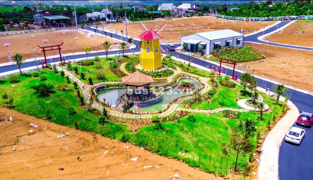 225m2 680tr sát trường, chợ Lộc An, mặt tiền đường lớn, sổ sẵn