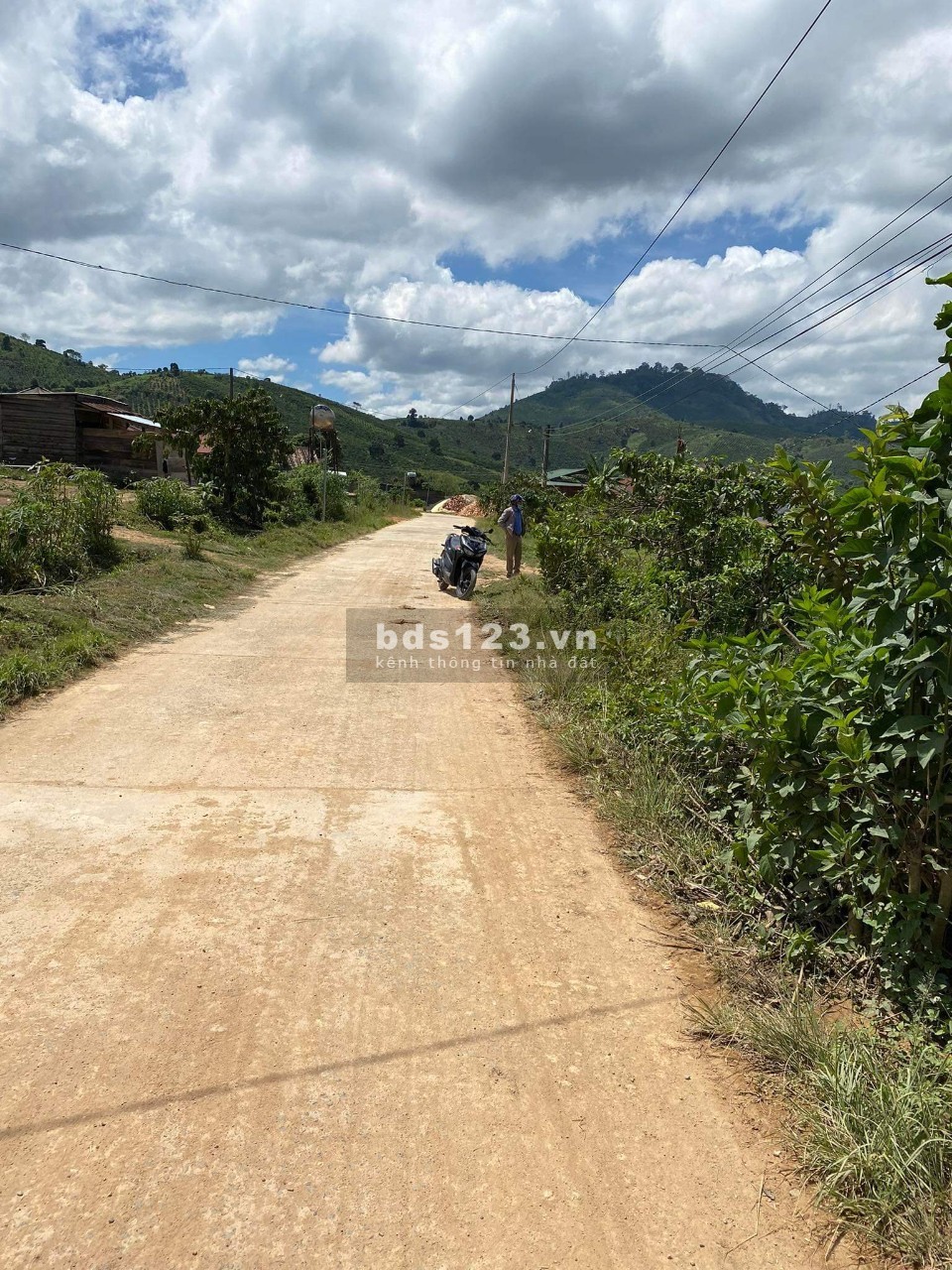 Đất đẹp giá rẻ ngay gần trung tâm UBND xã Phi Liêng