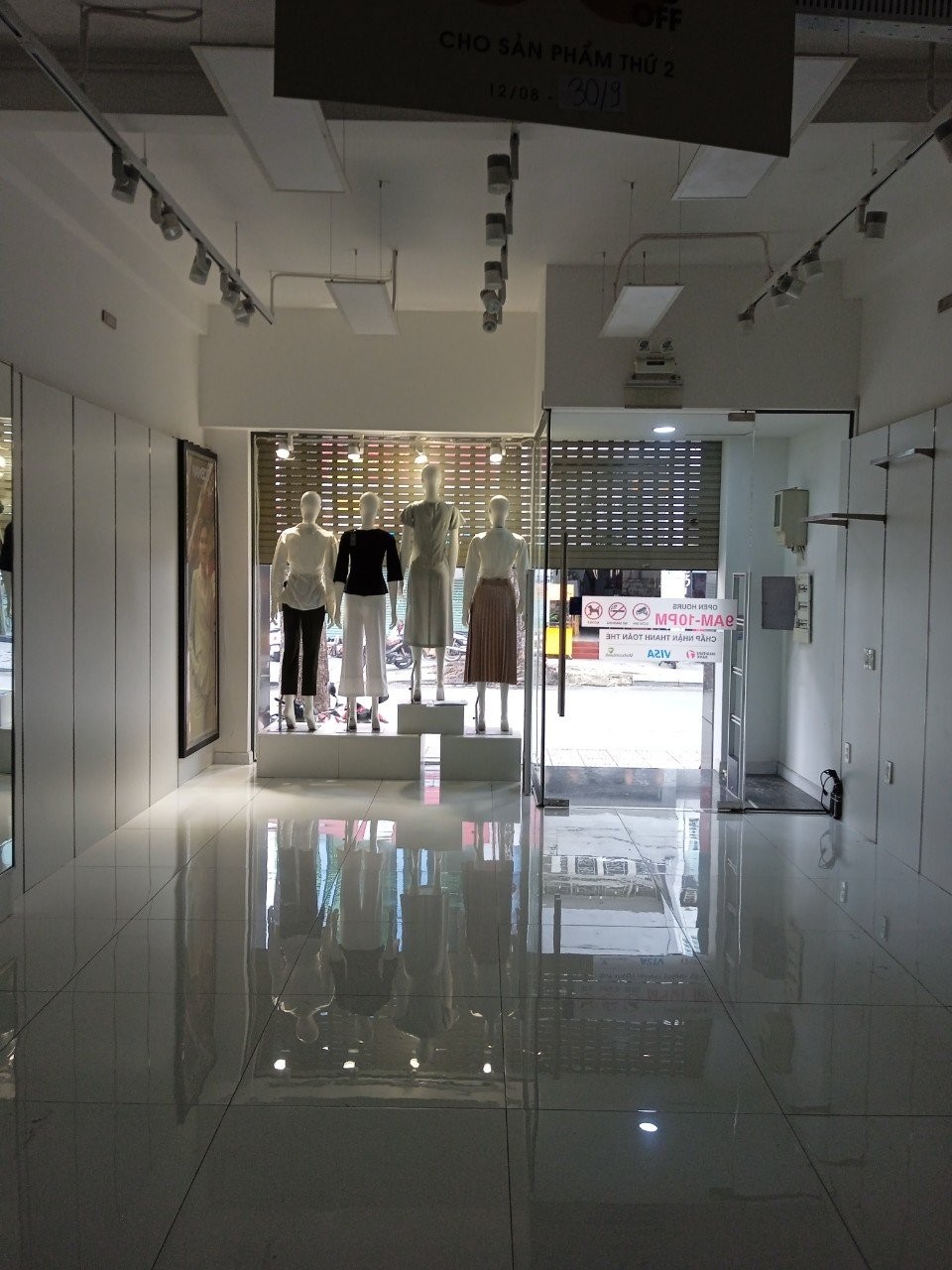 Nhà MẶT TIỀN Trần Quang Khải, trệt + 2 lầu Chỉ 125 triệu/tháng