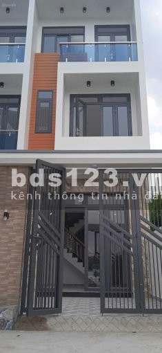 Bán nhà phố KĐT South Wave, Nhà Bè, 1 trệt 2 lầu 90m2, nội thất đầy đủ