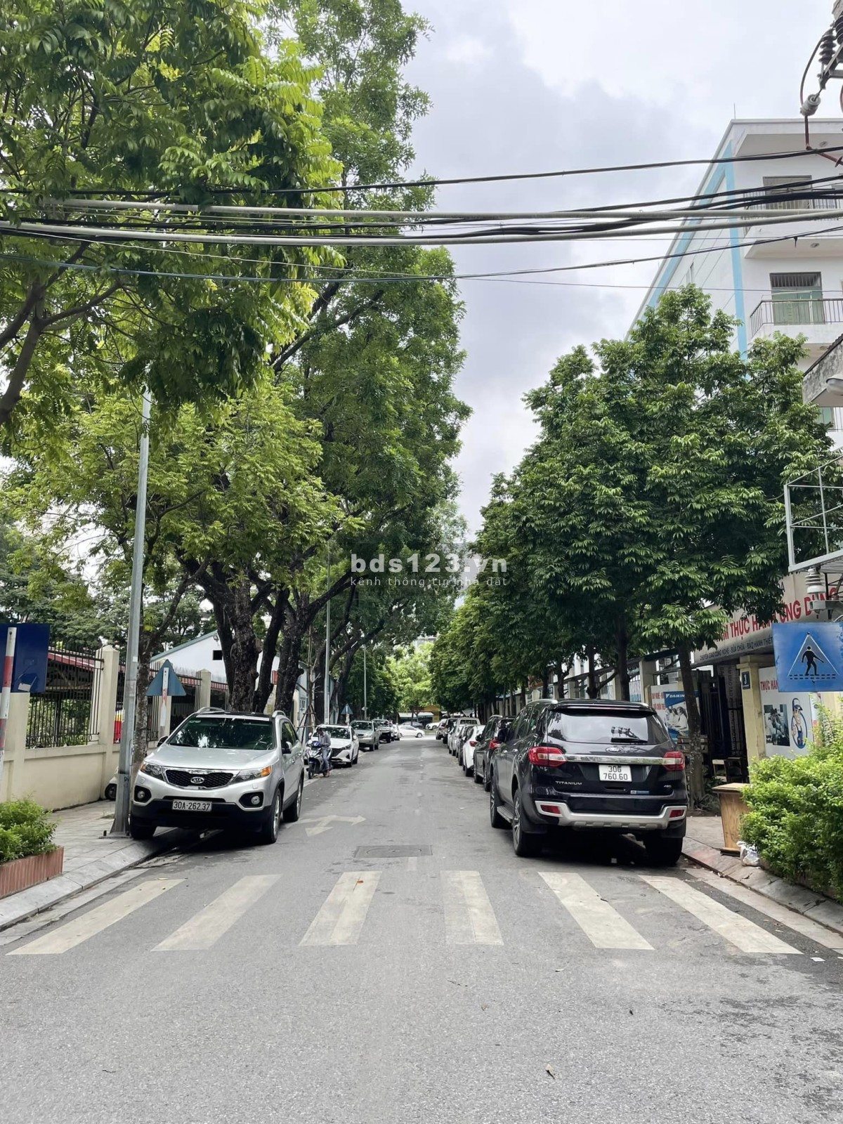 Bán nhà Nguyễn Văn Huyên giá 11.9 tỷ, 6 tầng 56m2, mặt tiền 4m, 2 mặt thoáng, 10m ra phố