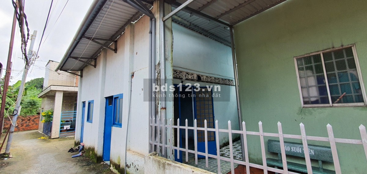Bán nhà 2 mặt tiền hẻm ngay TP Dĩ An Bình Dương giá cực rẻ