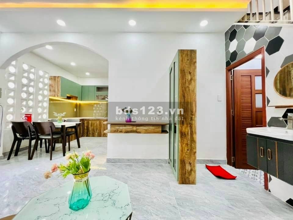 Cần bán gấp nhà 70m2 Tạ Quang Bửu, Quận 8, 3 tầng chỉ nhỉnh 4 tỷ