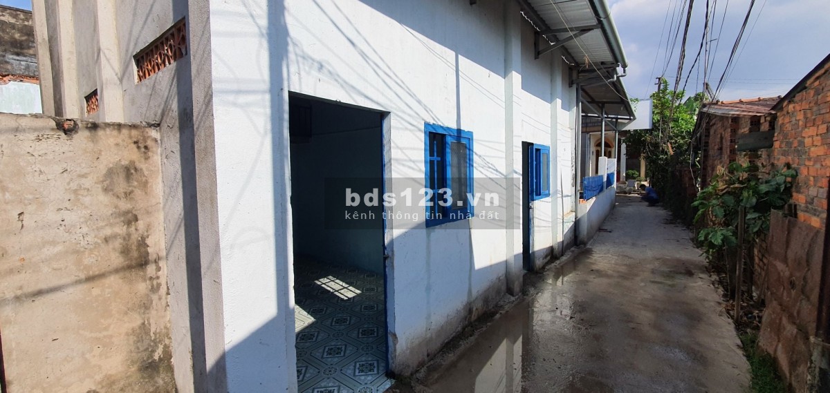 Bán nhà 2 mặt tiền hẻm ngay TP Dĩ An Bình Dương giá cực rẻ