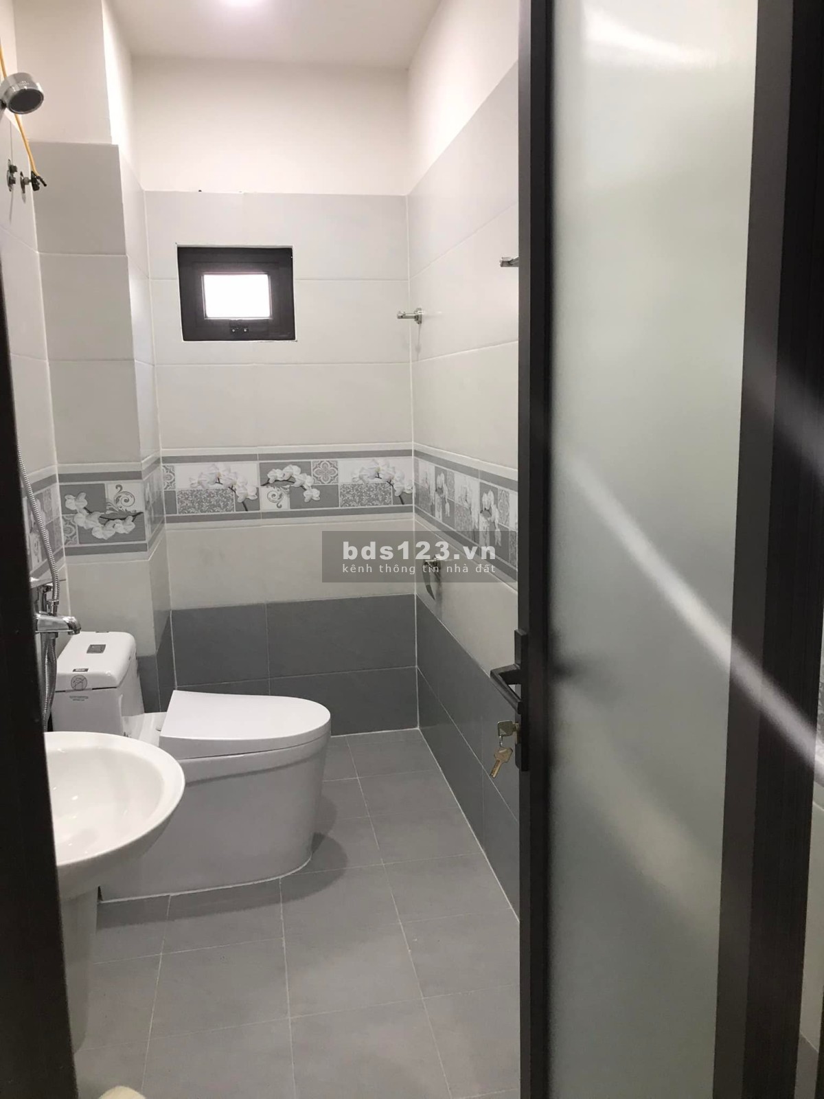 Bán Nhà Vân Canh, Hoài Đức, DT 30m² x 5 tầng MT 3,3, khu KD đỉnh, nhỉnh giá chỉ 2 tỷ đồng