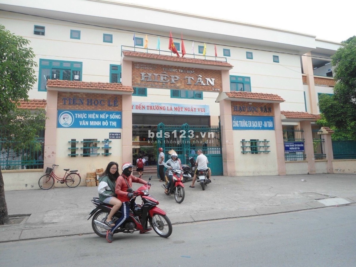 Bán nhà HXH 152/23/ đường Lý Thánh Tông, phường Hiệp Tân, quận Tân Phú, giá chỉ 3 tỷ đồng