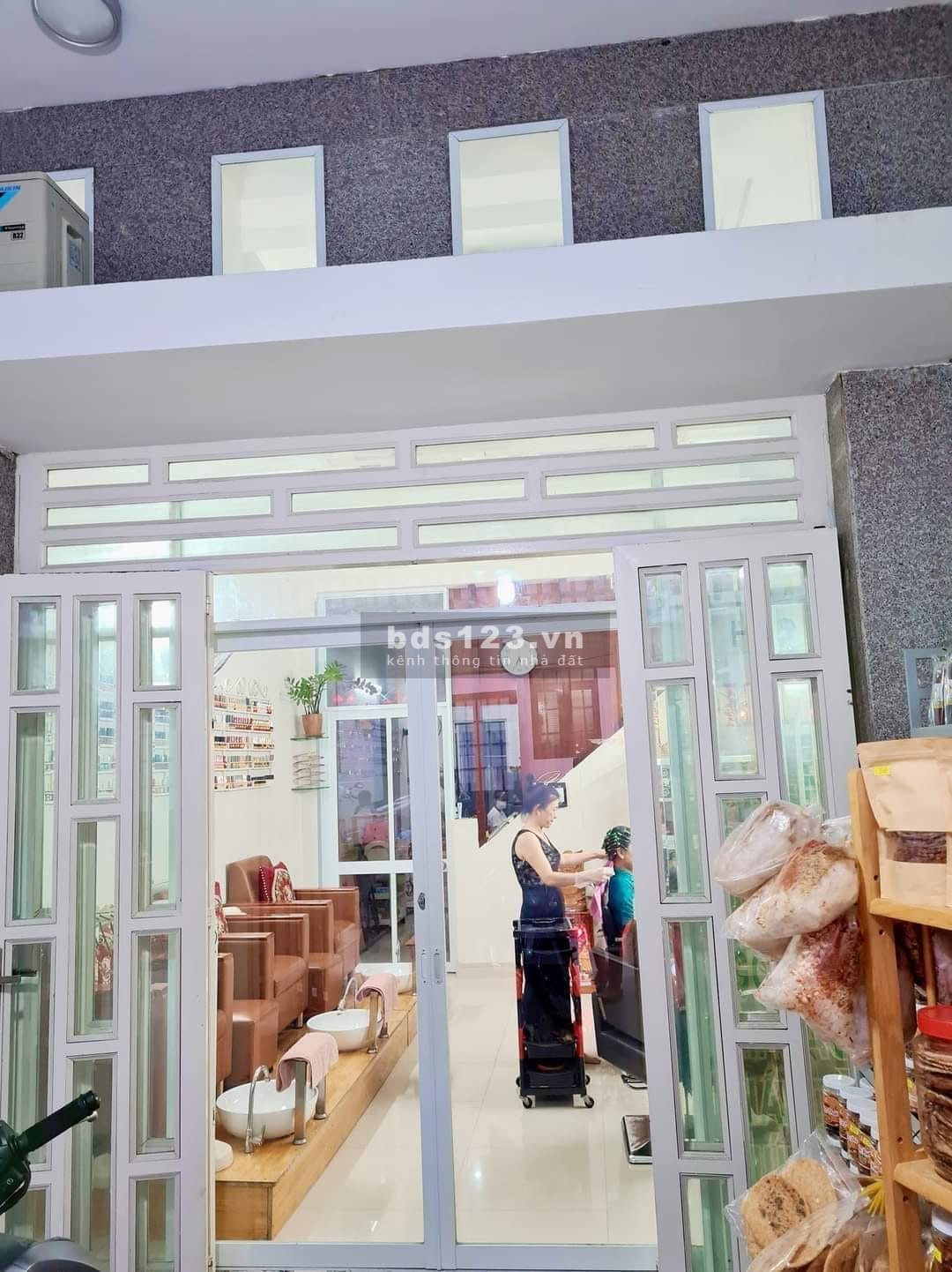 Bán nhà Quận 7, nhà 2tầng, HXH ra Huỳnh Tấn Phát, KP5-TT Nhà Bè, 72m2, 6tỷ(TL)
