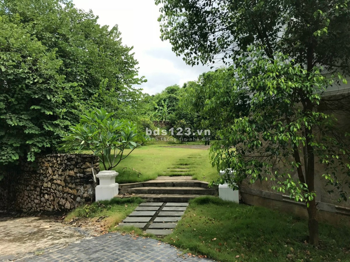 Cần bán biệt thự gần 7600m2 siêu đẹp tại Xã Lâm Sơn, Huyện Lương Sơn, tỉnh Hòa Bình
