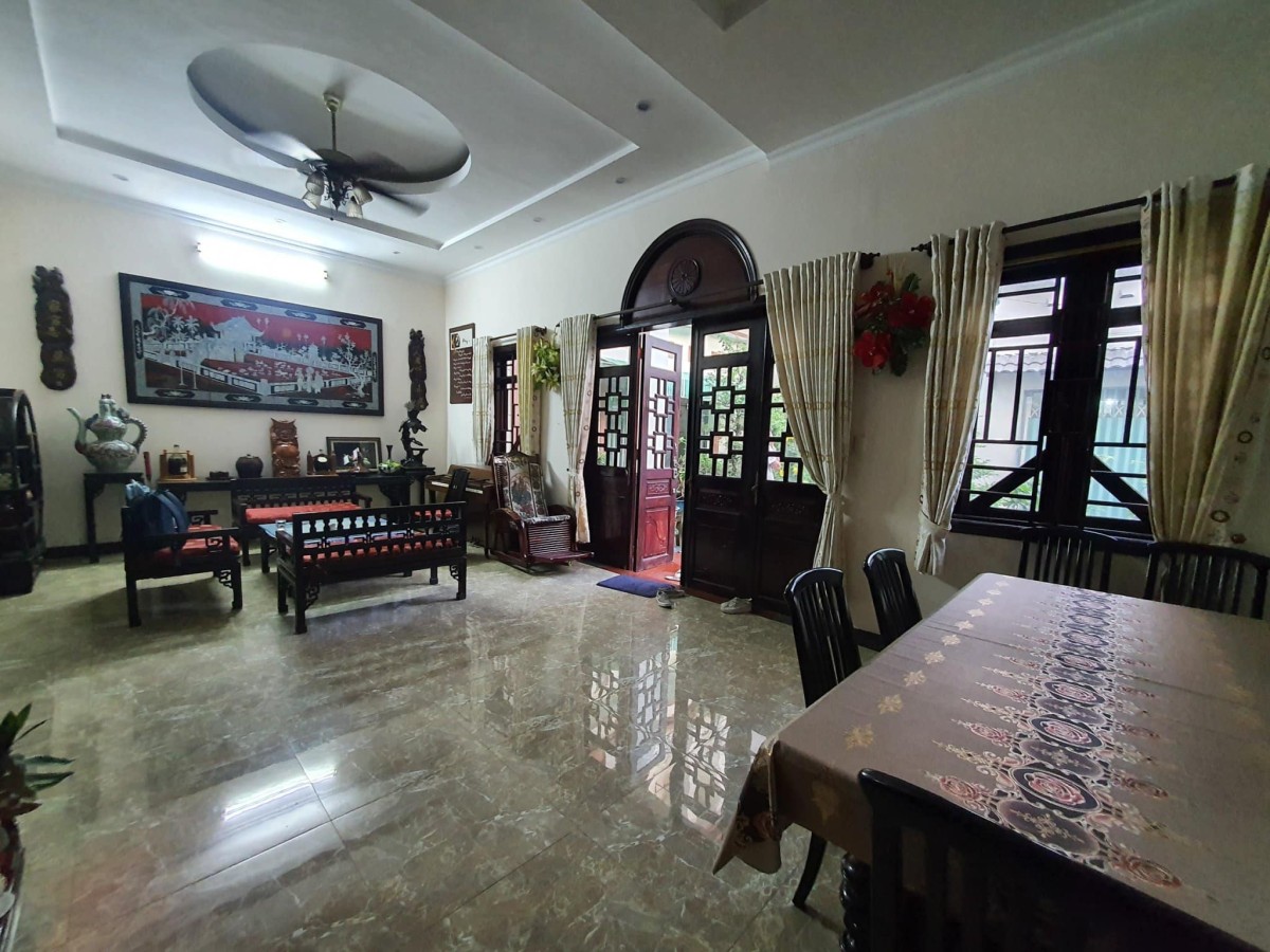 Bán nhà biệt thự sân vườn, hẻm 60 Lâm Văn Bền, quận 7, DT 332m²