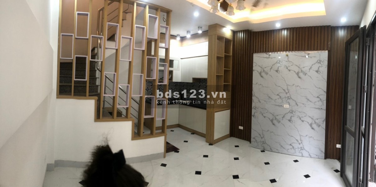 Nhỉnh 4 tỷ sở hữu nhà phố Cự Lộc 32m x 5 tầng Mt 5.2m. Hàng hiếm trong tầm tiền