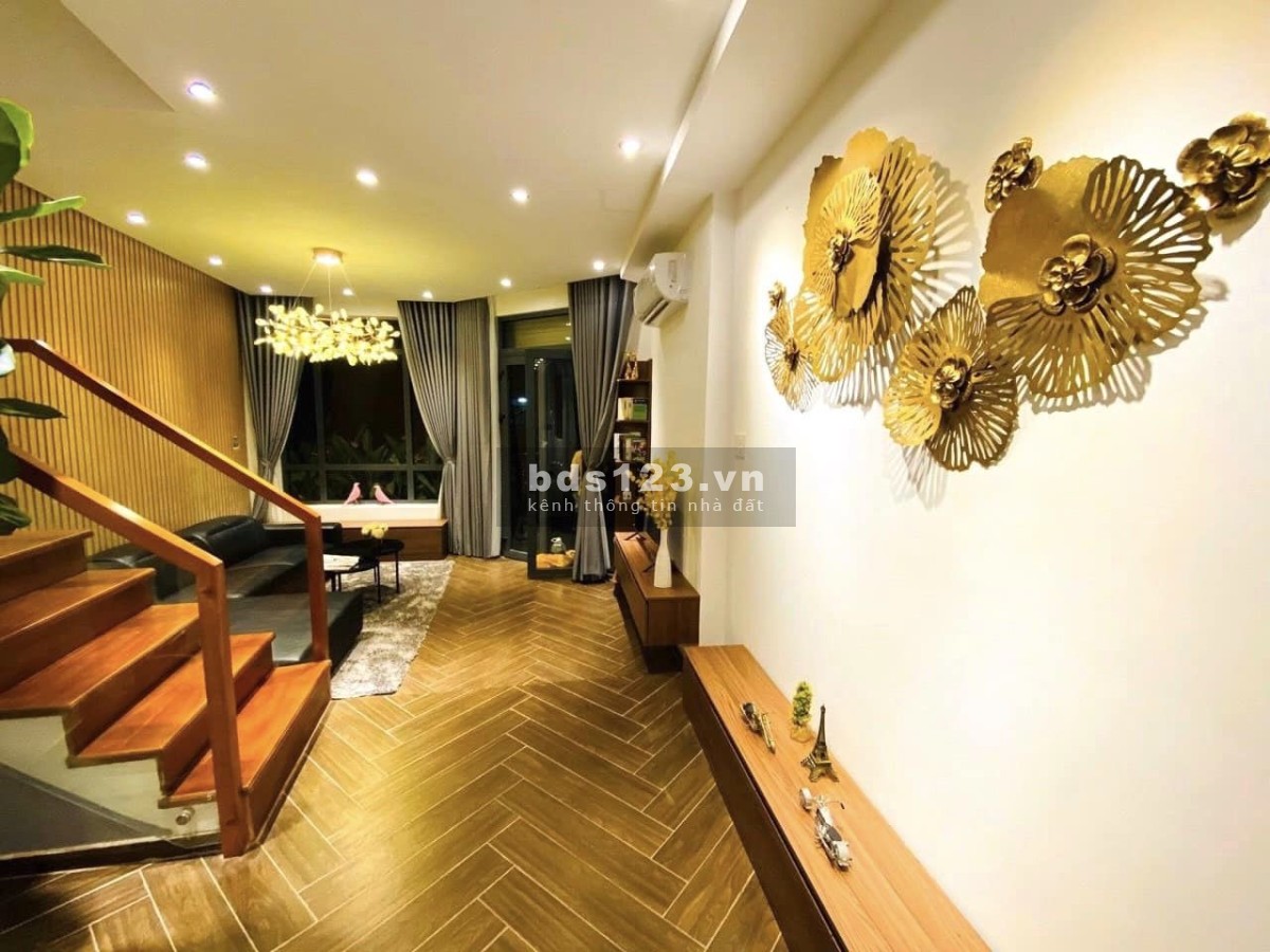 Bán nhà góc 3 mặt đường HXH Dương Quảng Hàm, P6, Gò Vấp, 4tầng, 43m2, chỉ 7.75 tỷ