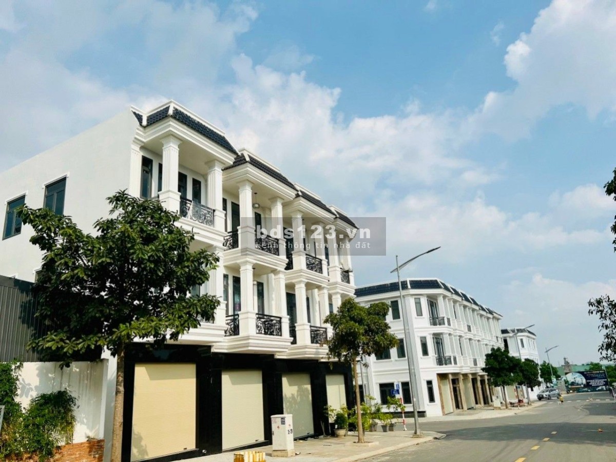 Chính chủ cần bán 2 căn nhà ngay công an phương uyên hưng, trung tâm hành chính Tân Uyên