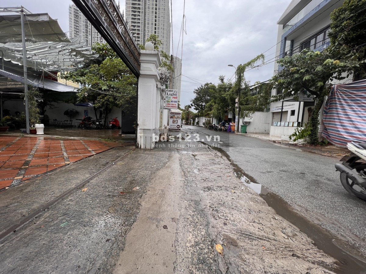 Bán biệt thự đường số 10, Phường Thảo Điền, Quận 2. Giá 215 tỷ TL. Gọi Quân 0911.989.098.