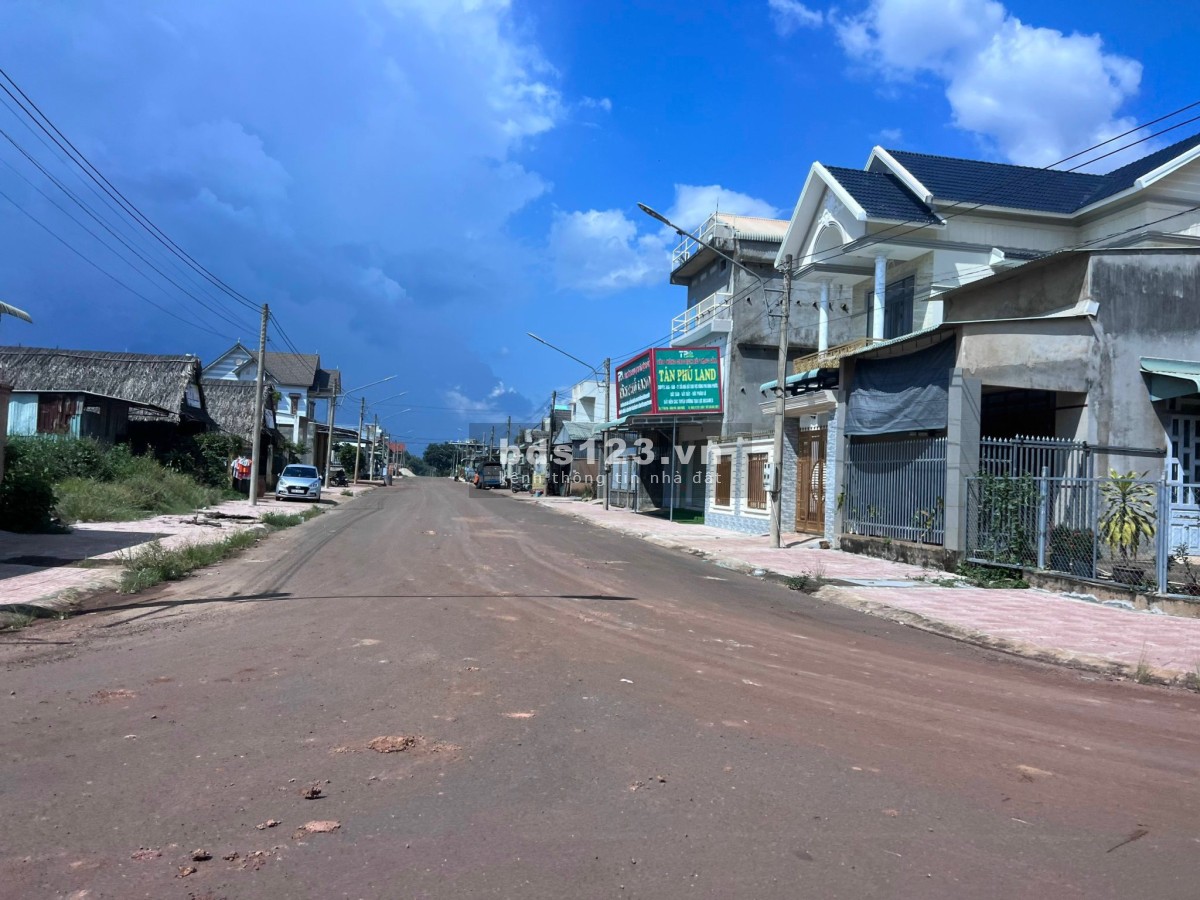 Bên cần bán đất ở ngay trung tâm hành chính Đồng Phú, lh 0852832829