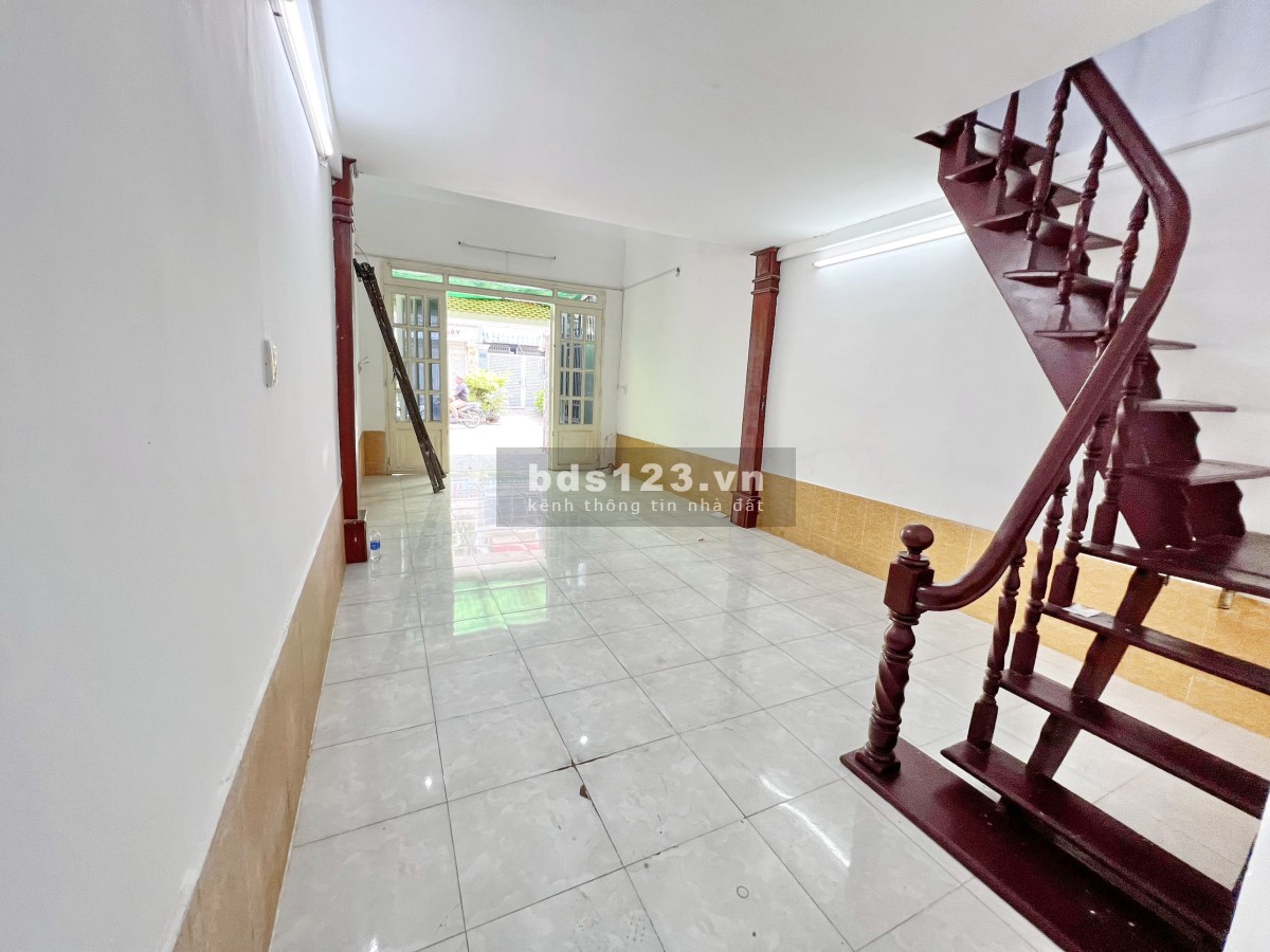 Bán gấp nhà mặt tiền đường số giá chỉ 77 triệu/m2, phường Tân Quy, Quận 7