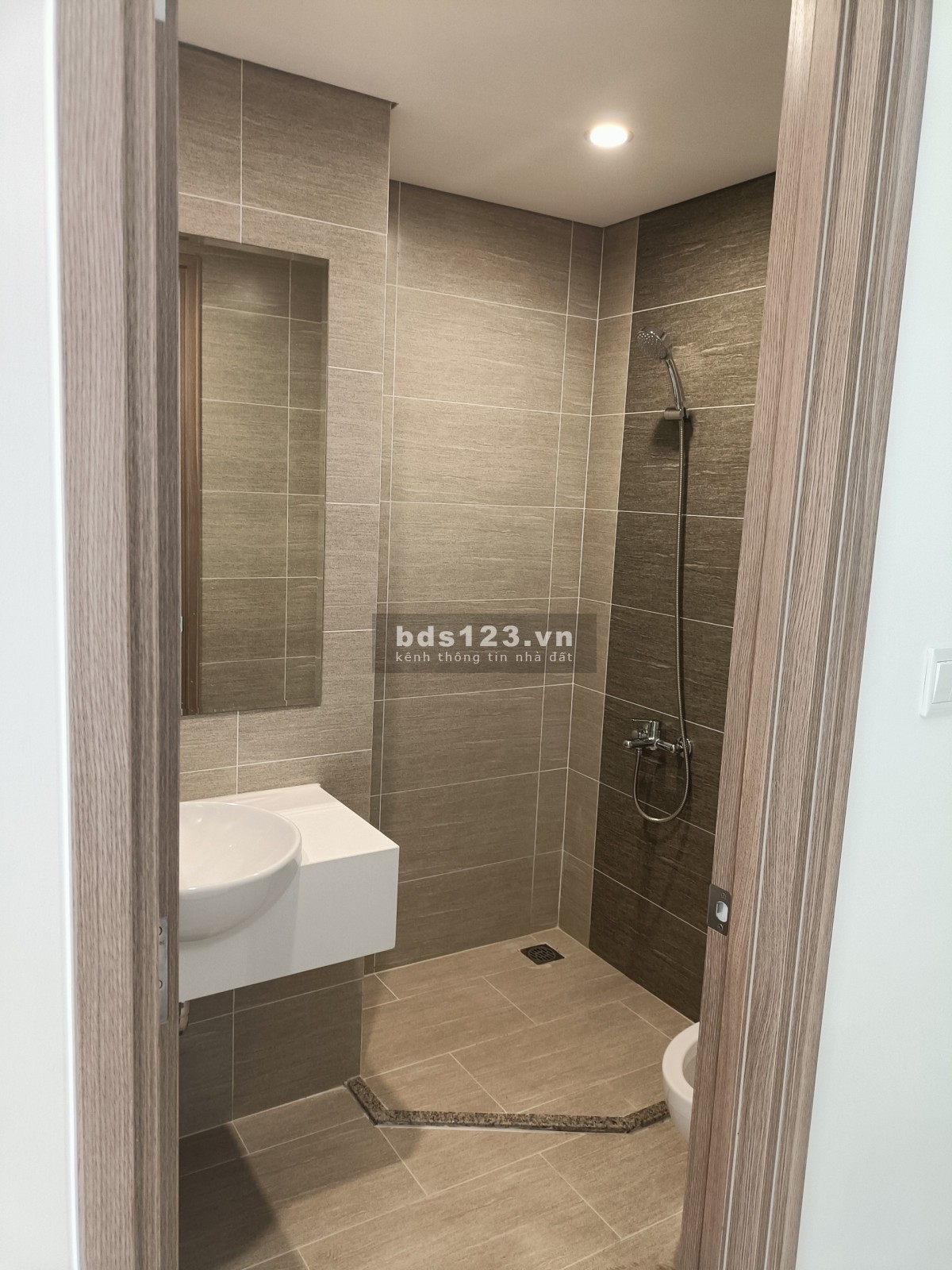 Tìm bạn nữ ở ghép CC Vinhome Grand Park