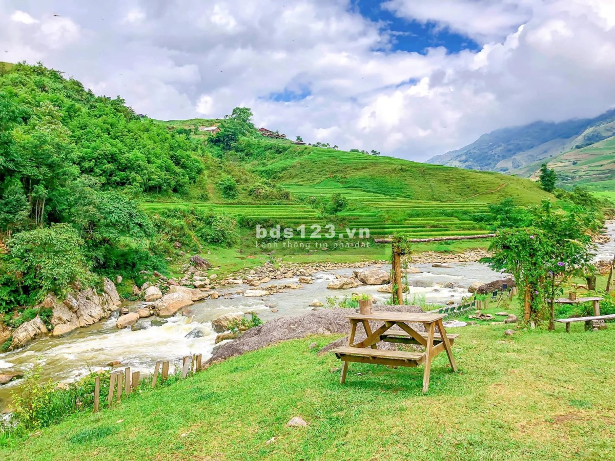 Bán lô đất mặt đường Sapa giá rẻ, phù hợp làm khách sạn nhà hàng DT 400m²