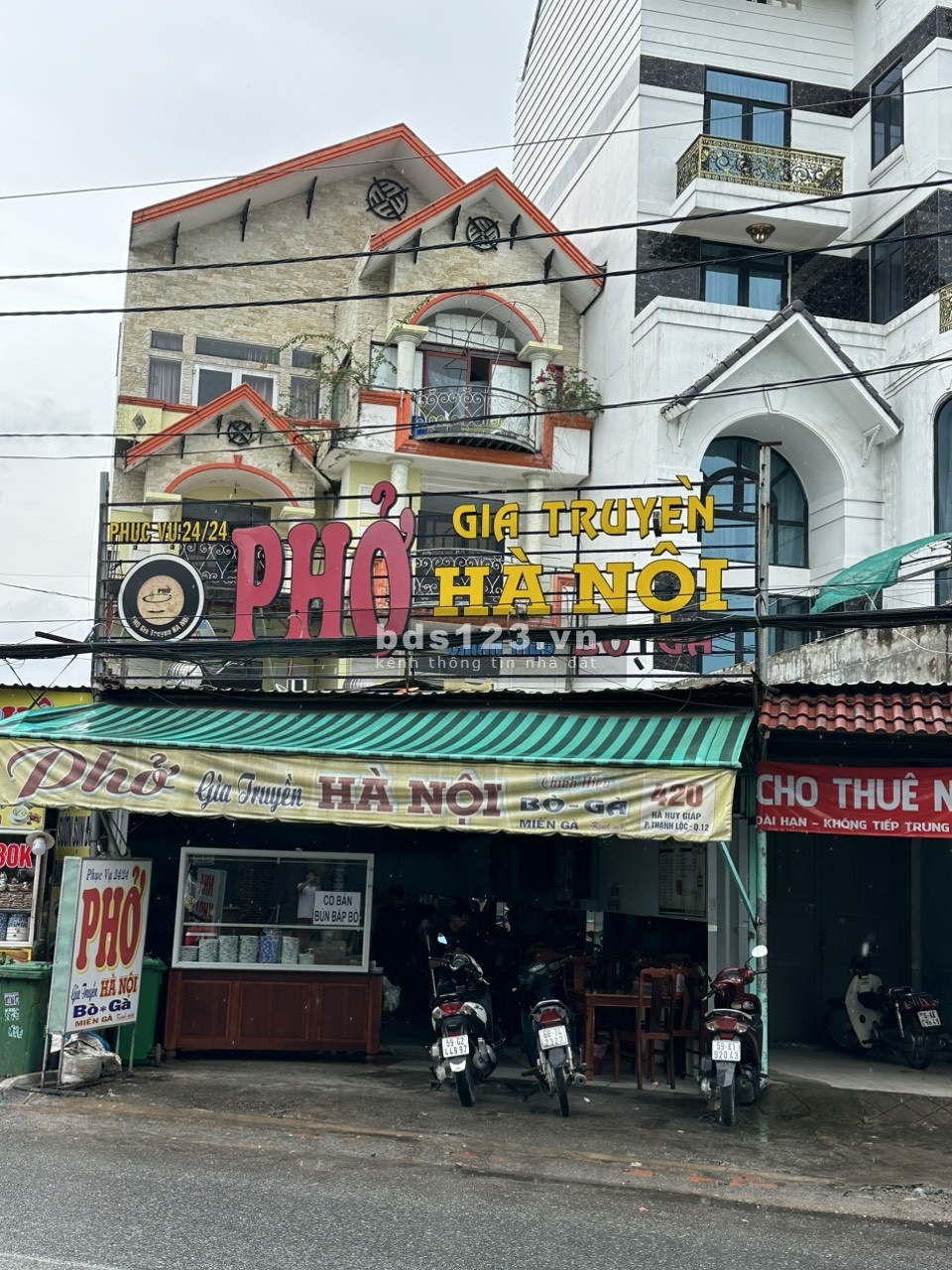 Cho thuê nhà nguyên căn mặt tiền 10x40 gồm 4 lầu và 20 phòng tolet riêng giá cực rẻ