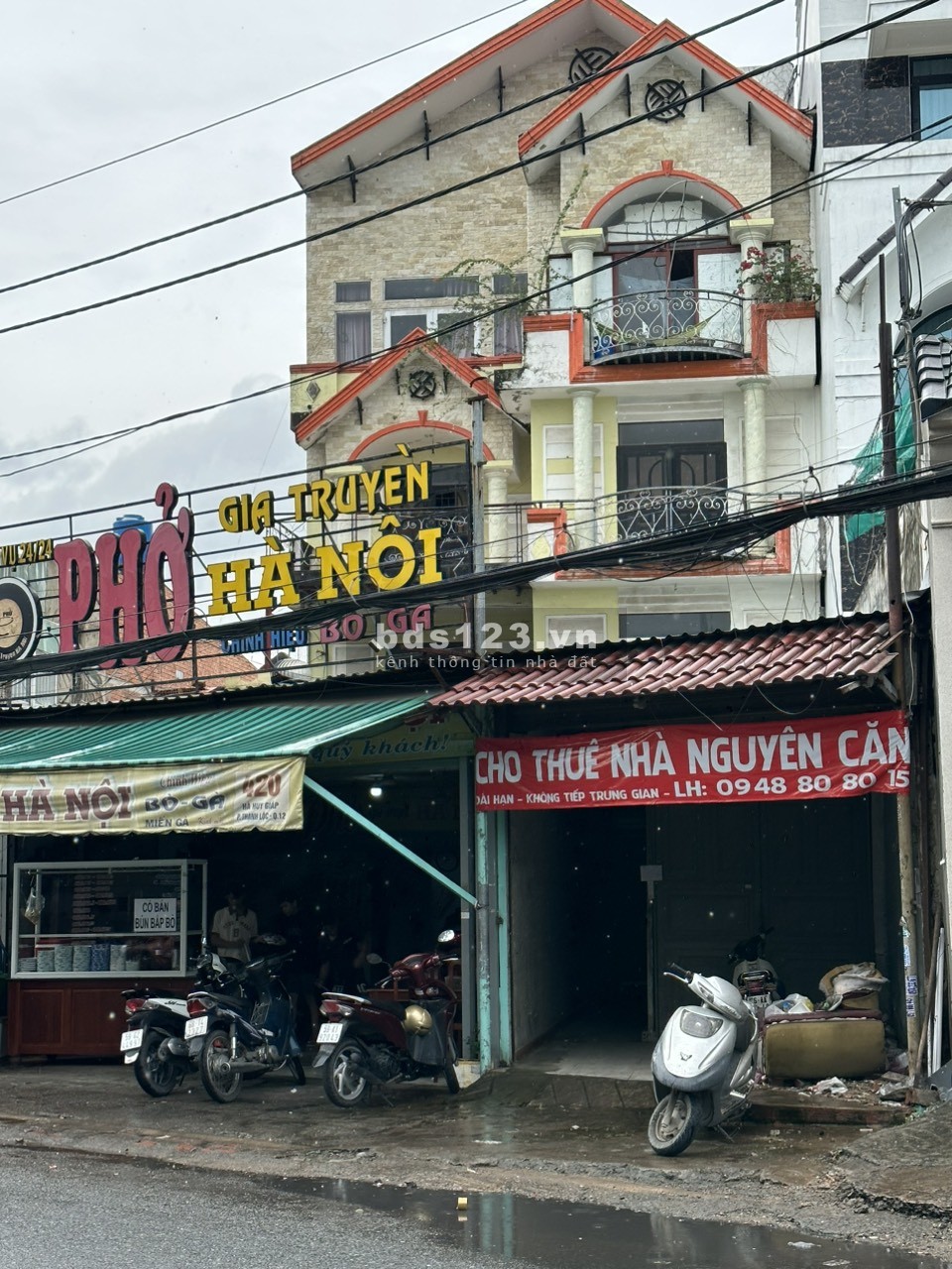 Cho thuê nhà nguyên căn mặt tiền 10x40 gồm 4 lầu và 20 phòng tolet riêng giá cực rẻ