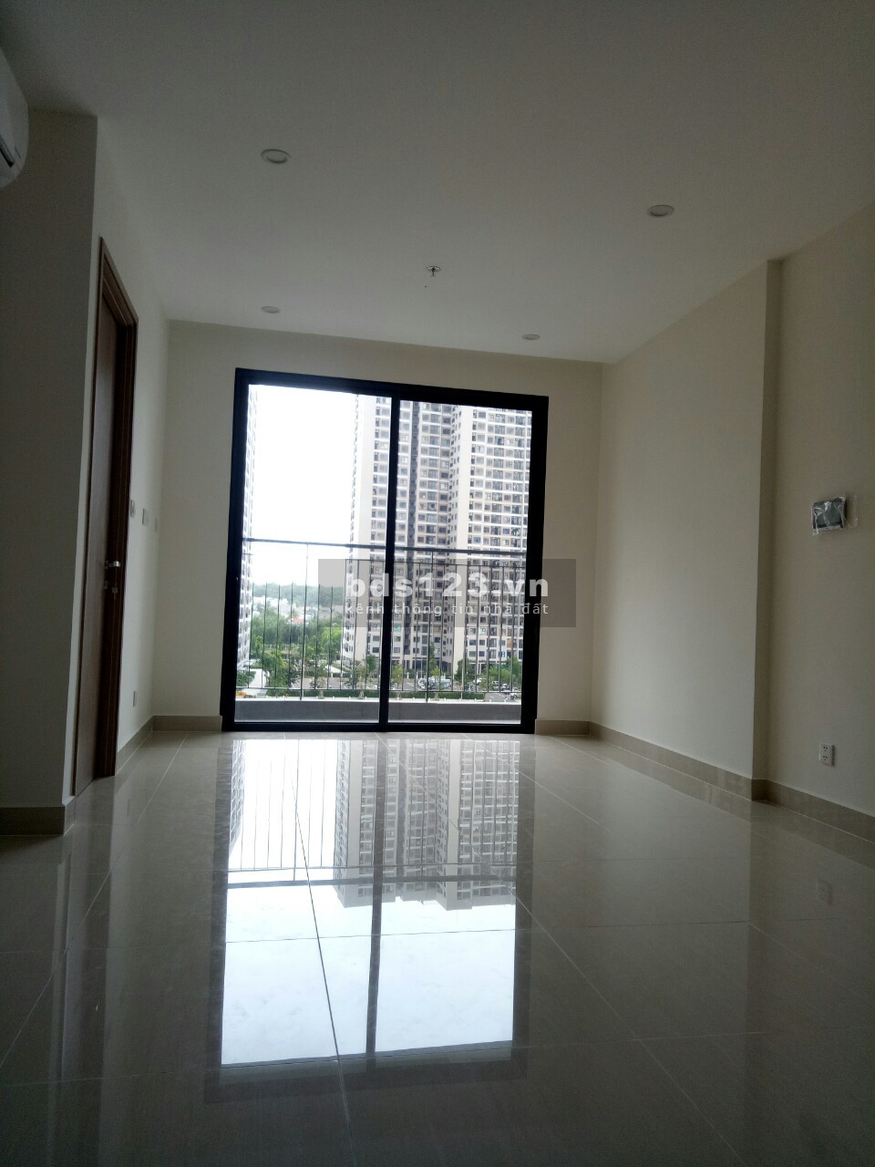 Tìm bạn nữ ở ghép CC Vinhome Grand Park