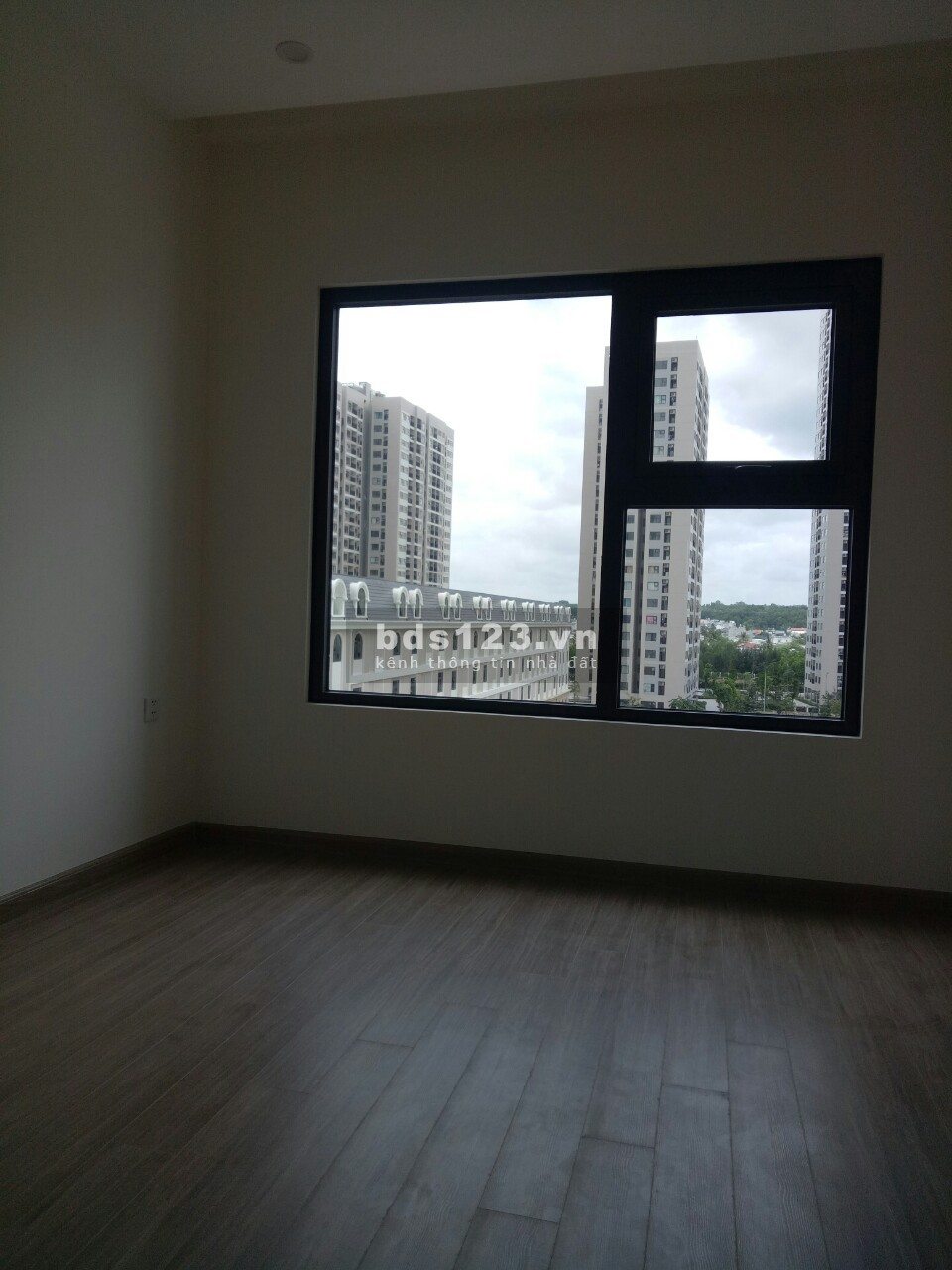 Tìm bạn nữ ở ghép CC Vinhome Grand Park