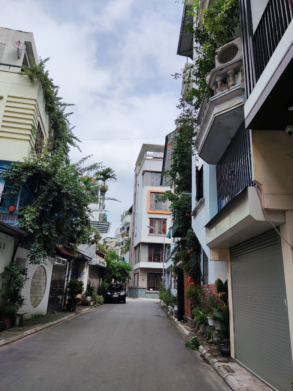 Bán nhà hiếm Nguyễn Văn Cừ 6 tầng có thang máy nằm ngay hai mặt đường ô tô kinh doanh