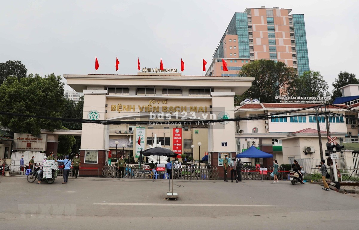 Bán nhà CHDV cao cấp Đống Đa ô tô dòng tiền 11 phòng cho thuê