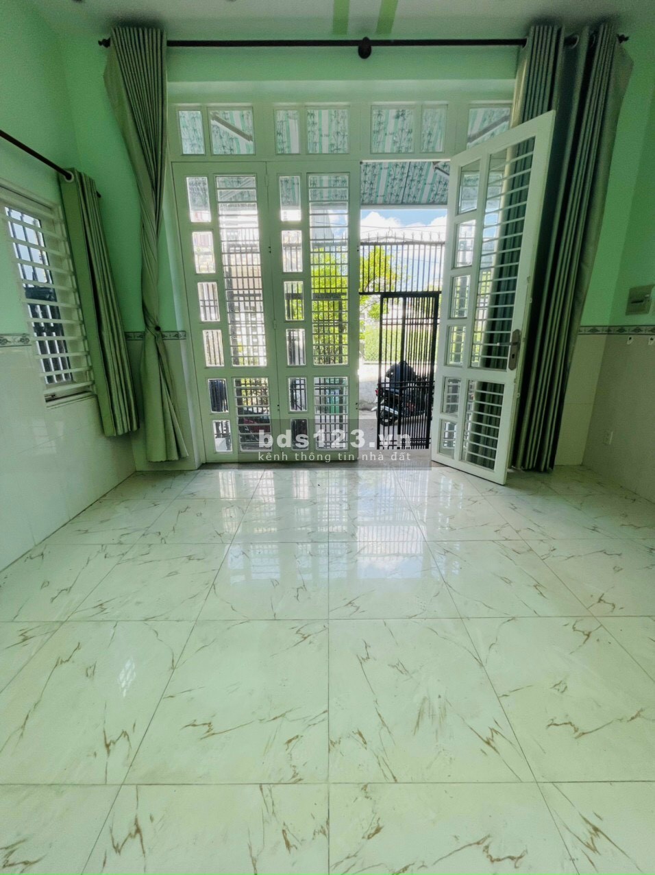 Bán gấp nhà hẻm thông cách đường Linh Đông 300m, DT 63m² x 2 tầng, mặt tiền nở hậu giá đầu tư