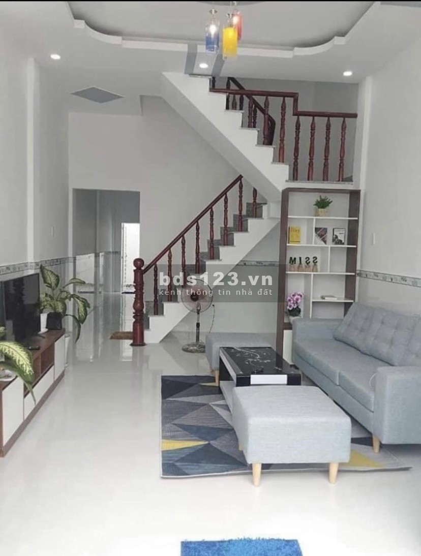 Bán nhà ngay chợ Phú Lạc giá 780 triệu, 1 trệt, 1 lầu, sổ hồng hỗ trợ góp 0%
