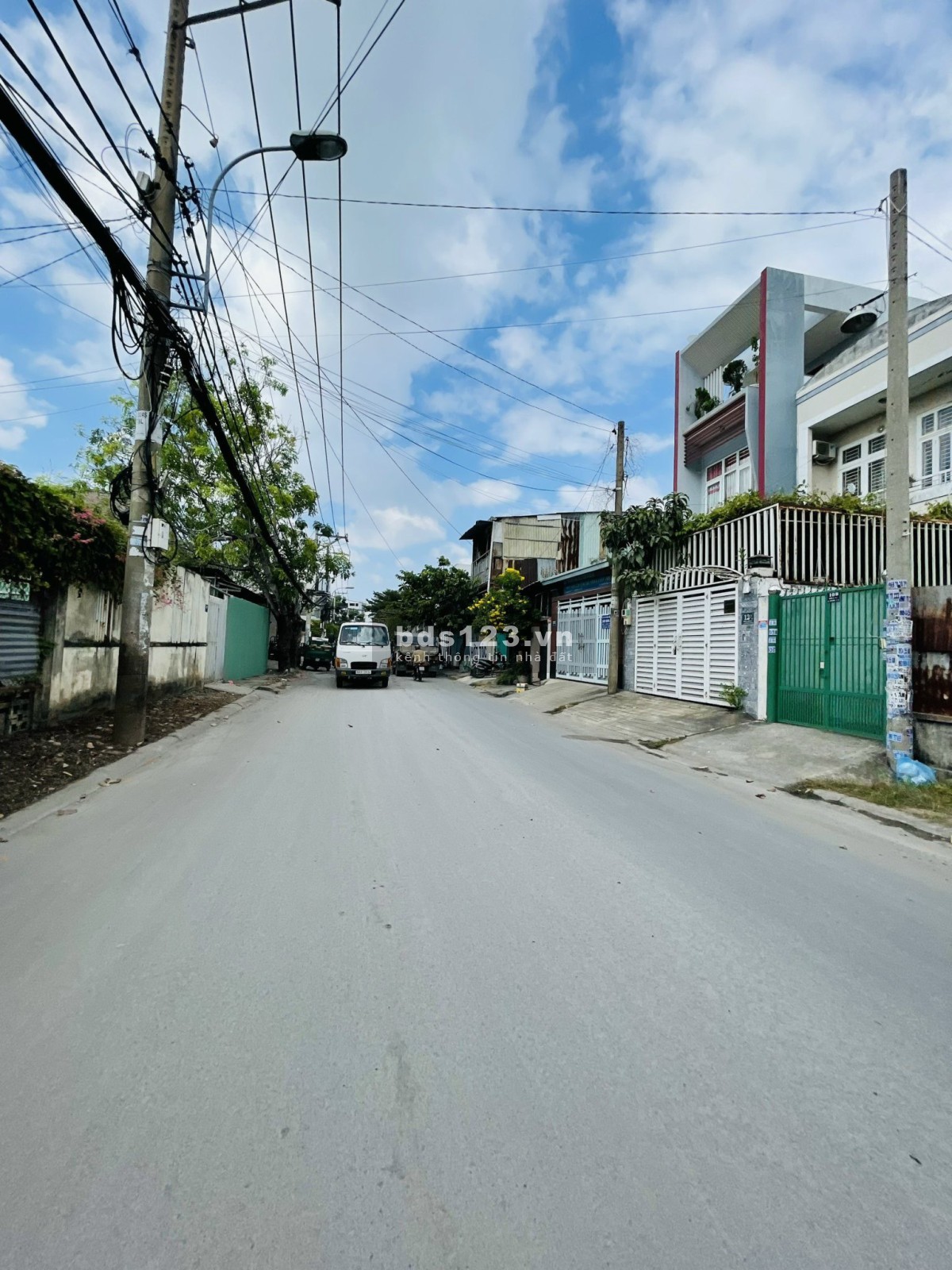 Bán gấp nhà hẻm thông cách đường Linh Đông 300m, DT 63m² x 2 tầng, mặt tiền nở hậu giá đầu tư