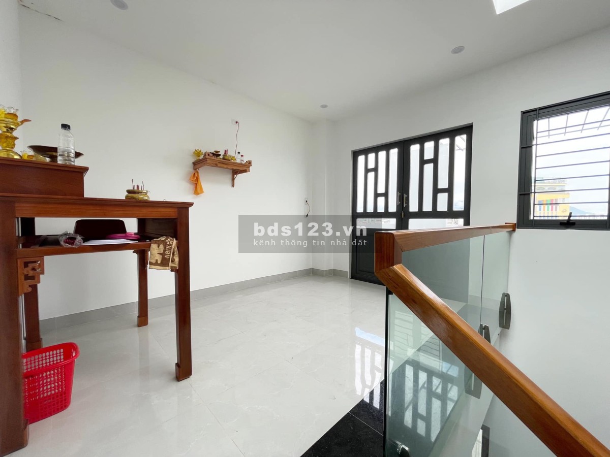 Chủ xuất ngoại bán gấp nhà 4 tầng mt Hoá Mỹ mới 99% chỉ 3.99 tỷ nhà gấp bán chỉ trong tháng 10
