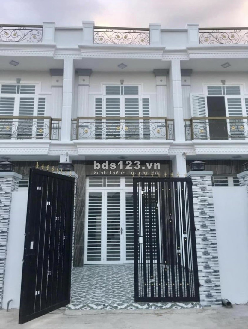 Bán nhà ngay chợ Phú Lạc giá 780 triệu, 1 trệt, 1 lầu, sổ hồng hỗ trợ góp 0%
