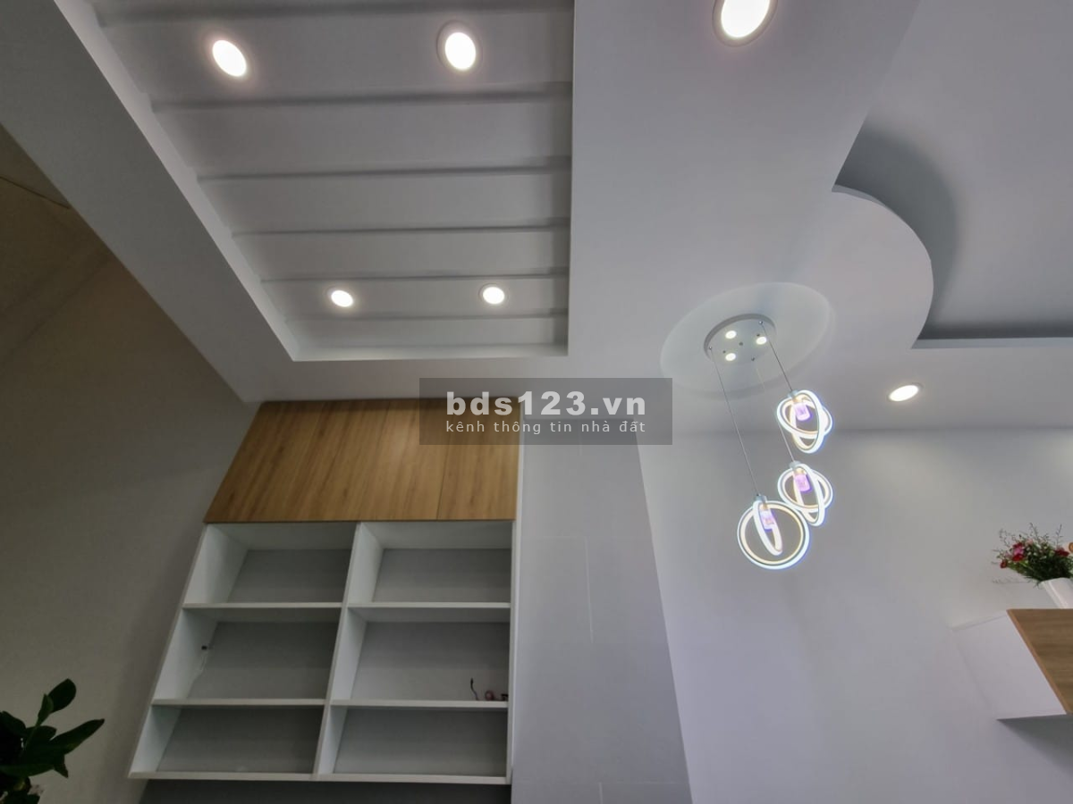 Cần bán gấp nhà mới đẹp 3 tầng nội thất cao cấp đường Huỳnh Văn Bánh, LHệ 0335558941