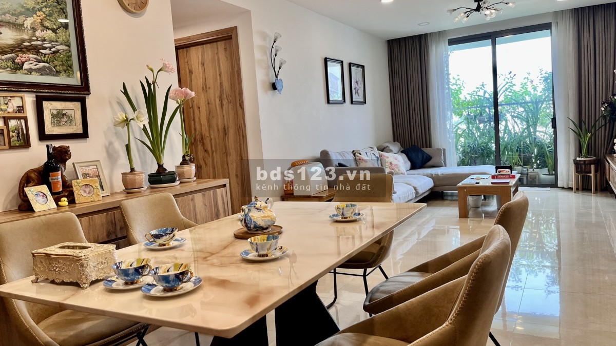 Chính chủ bán căn hộ cc Kingston, 120m2, 3PN, giá 9 tỷ, NT đẹp.LH 0362668864