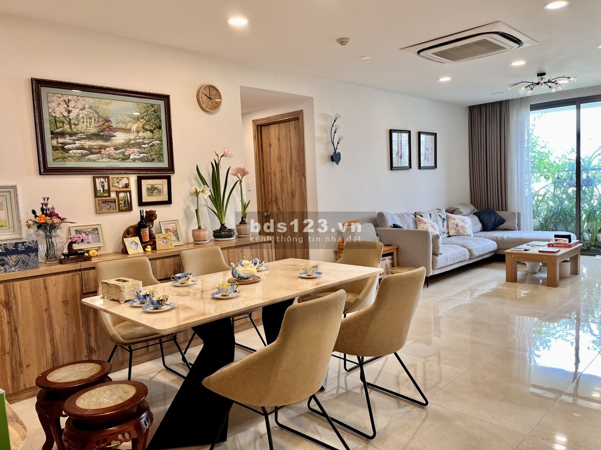 Chính chủ bán căn hộ cc Kingston, 120m2, 3PN, giá 9 tỷ, NT đẹp.LH 0362668864