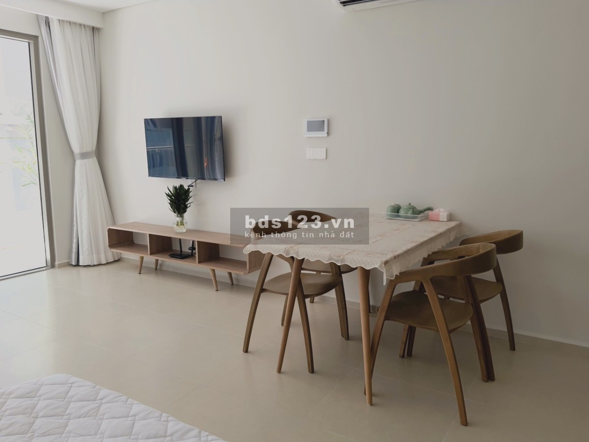 Bán căn hộ Studio The Sóng Vũng Tàu , 44.89 m2. Giá bán 2.150 tỷ full nội thất. Lh e Yến