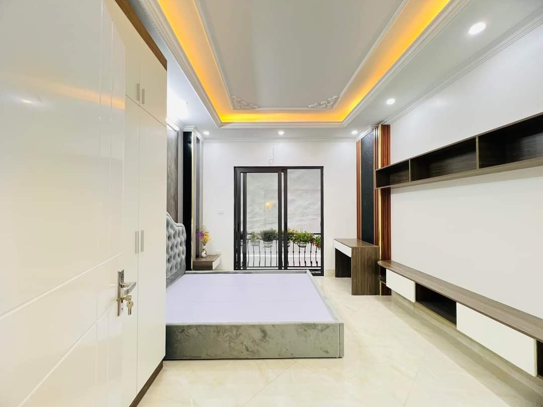Siêu phẩm nhà Hoàng Mai DT 30m² x 5 tầng nhà mới, ngõ thông, sát đường oto giá chỉ 3,6 tỷ