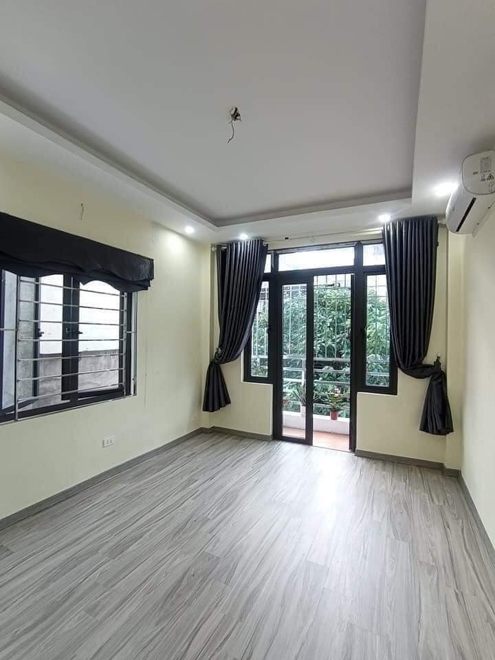 Bán nhà mặt phố Ngọc Lâm, quận Long Biên, căn góc KD đỉnh, DT 45/55m² x 4 tầng, giá 10,5 tỷ