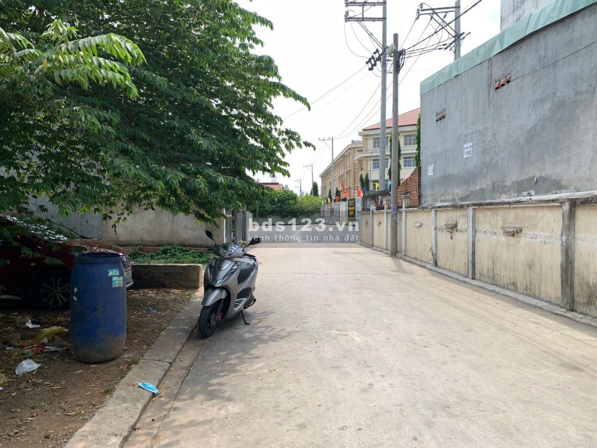 Cần bán hơn 300m² đất trung tâm quận 9, sát trường cấp 2