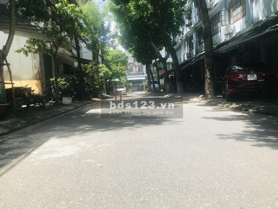 Sát công trường cao đẳng FPT cách biển 200m gần chợ vài bước chân chỉ 3 tỷ