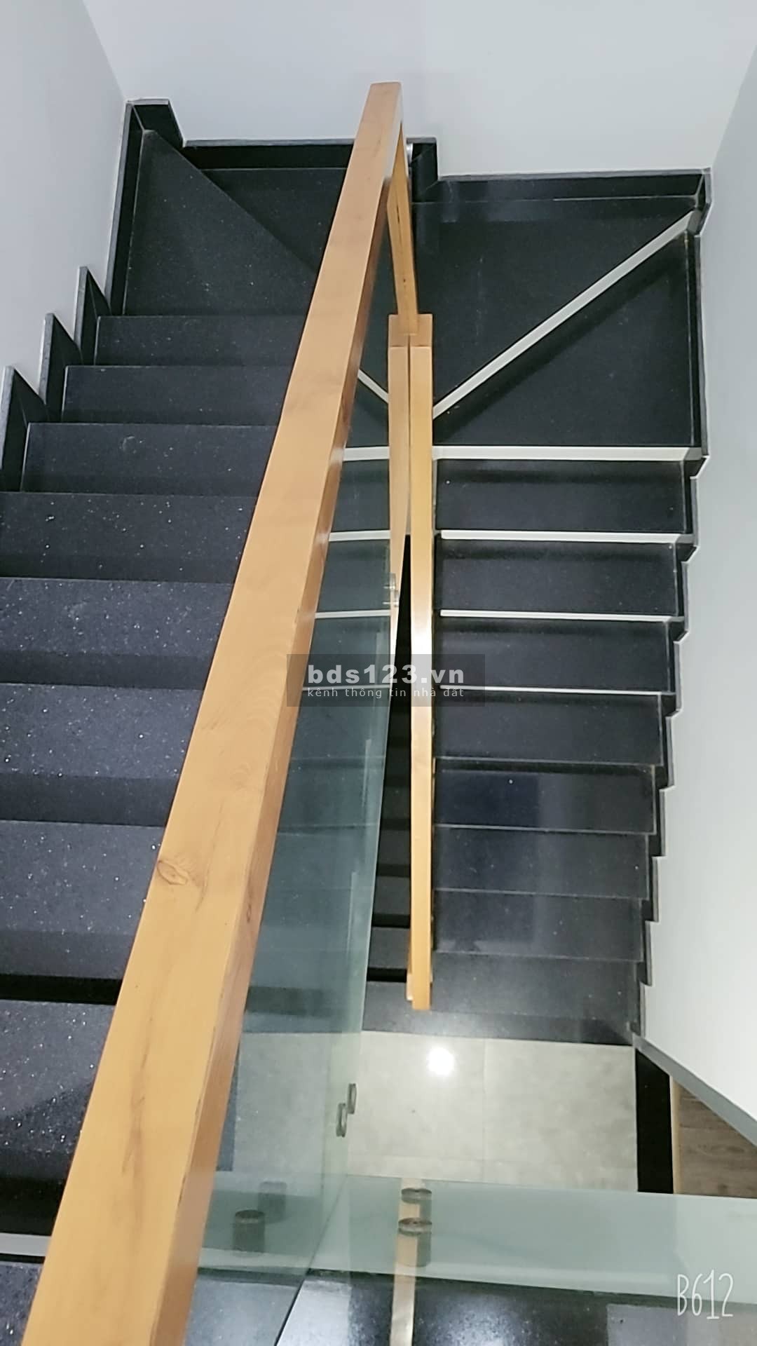 Bán nhà hẻm ô tô tránh Nguyễn Hữu Tiến 4 tầng giá chỉ 7,1 tỷ đồng