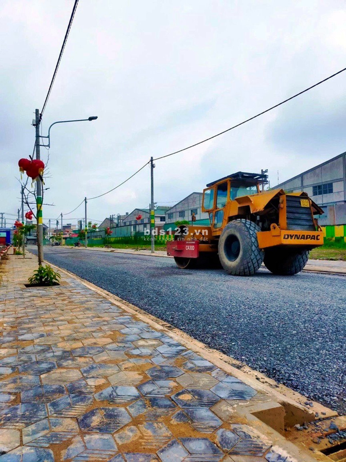 Đất thổ cư mặt tiền 8tr/m2 đường 15m sổ hồng, có thương lượng