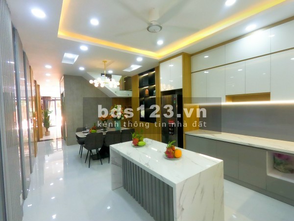 Bán nhà mặt tiền KĐT Versatile Home khu thương mại KD đa ngành, giá bán chỉ 15,2 tỷ đồng