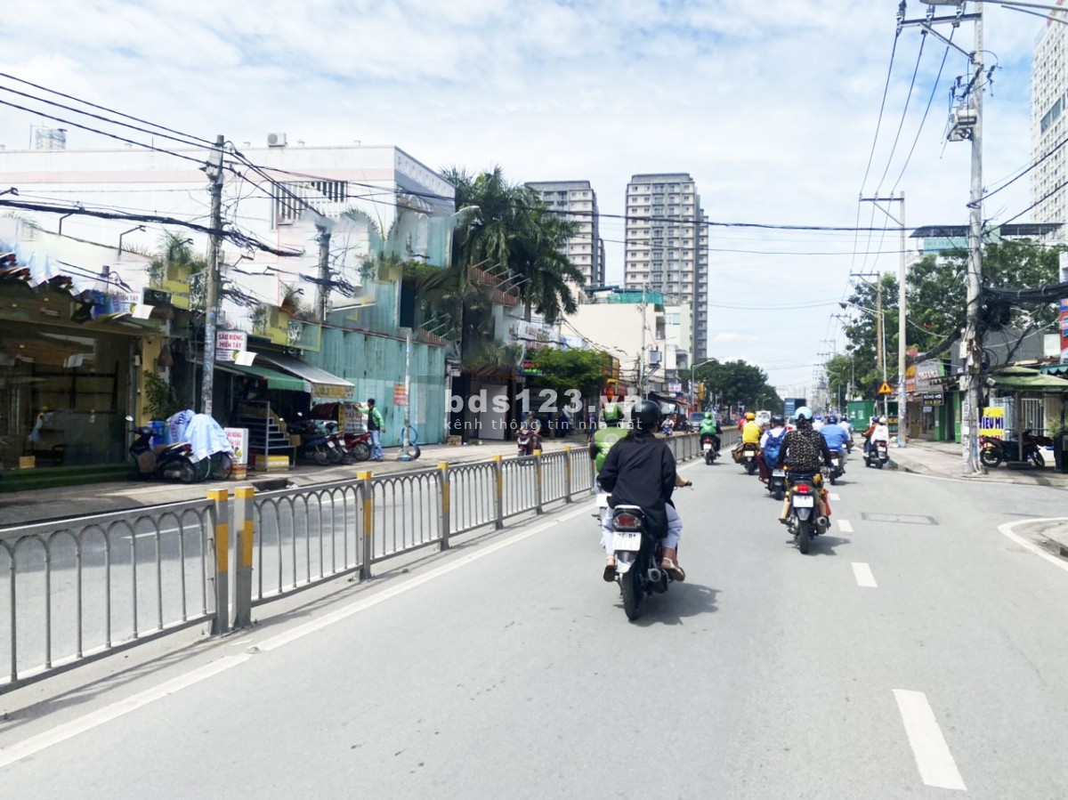 Bán nhà mặt tiền đường Nguyễn Thị Thập giá 178 triệu/m2 phường Bình Thuận, quận 7
