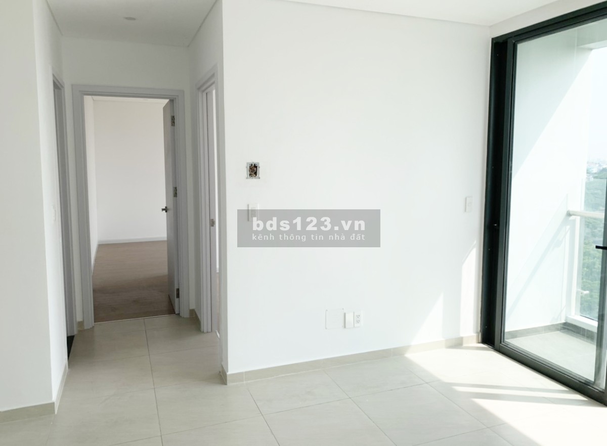 Cần tiền gấp bán căn 2pn, view công viên và hồ bơi giá rẻ
