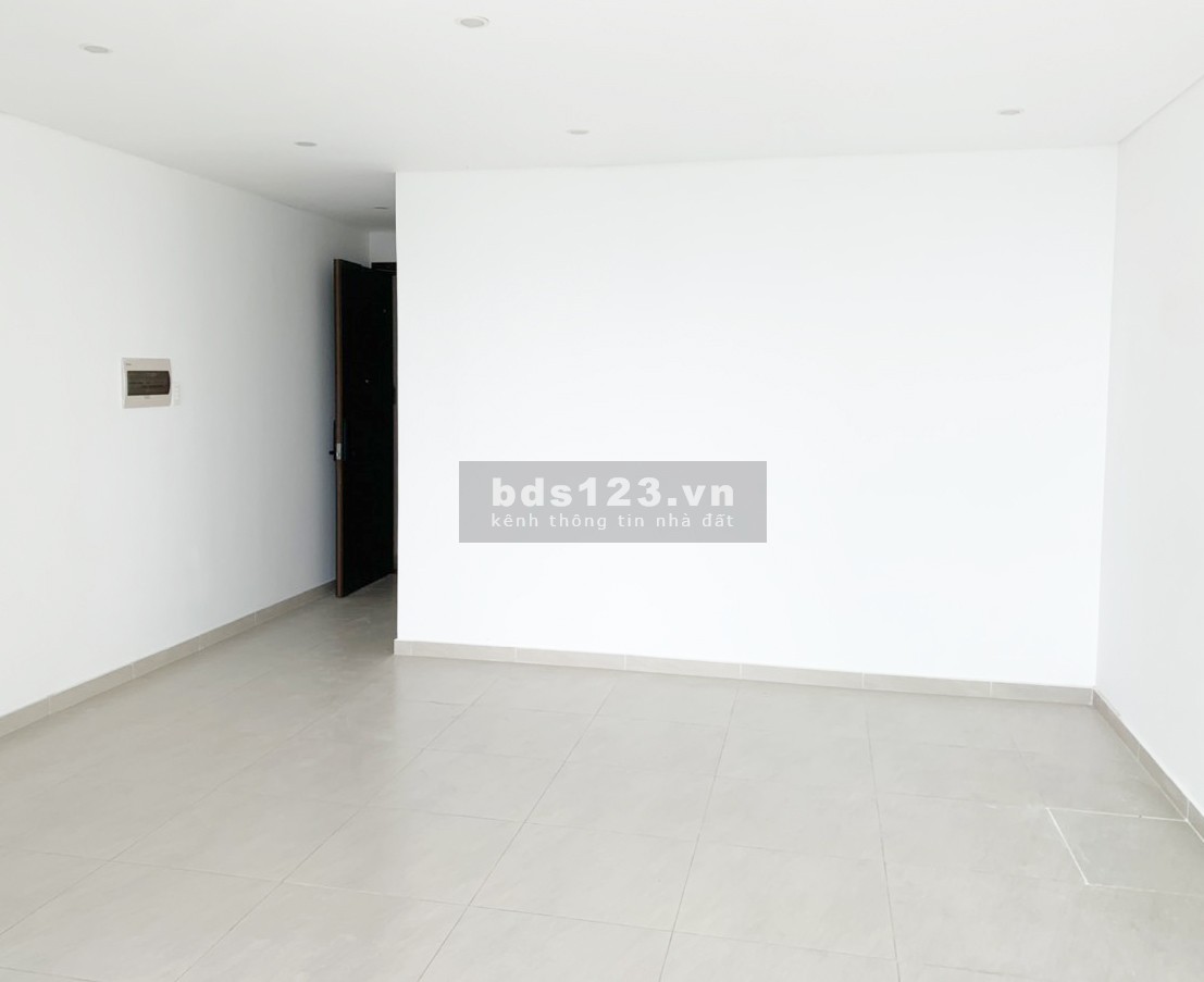 Cần tiền gấp bán căn 2pn, view công viên và hồ bơi giá rẻ